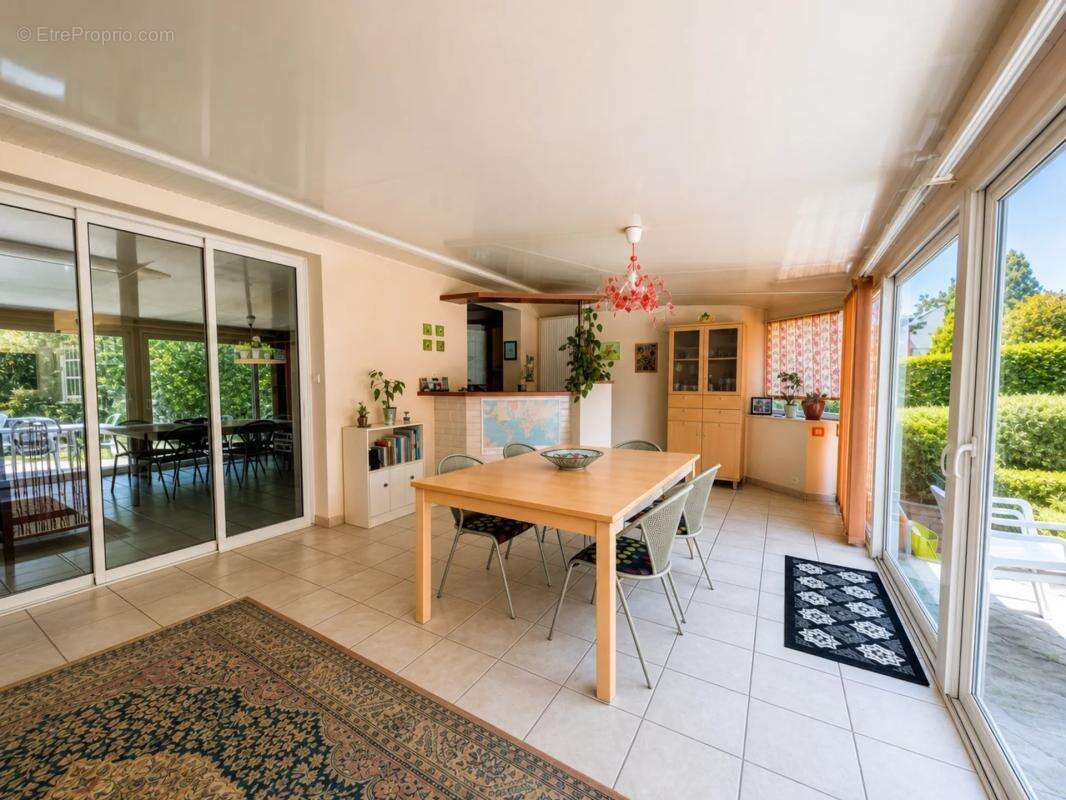 Maison de 6 pièces de 125 m² à Cholet - photo 2