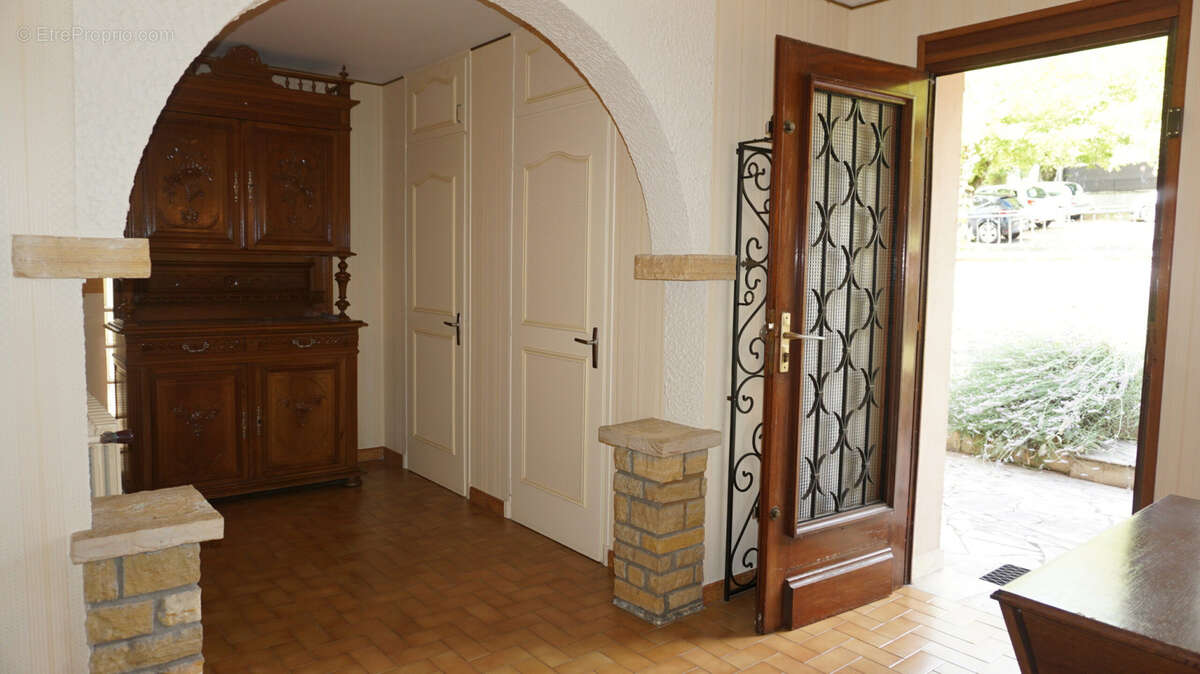 Maison à CASTELNAU-MONTRATIER