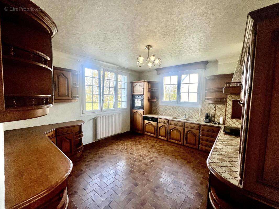 Maison à PLONEVEZ-PORZAY