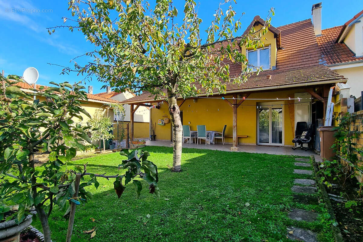 Maison à HOUILLES