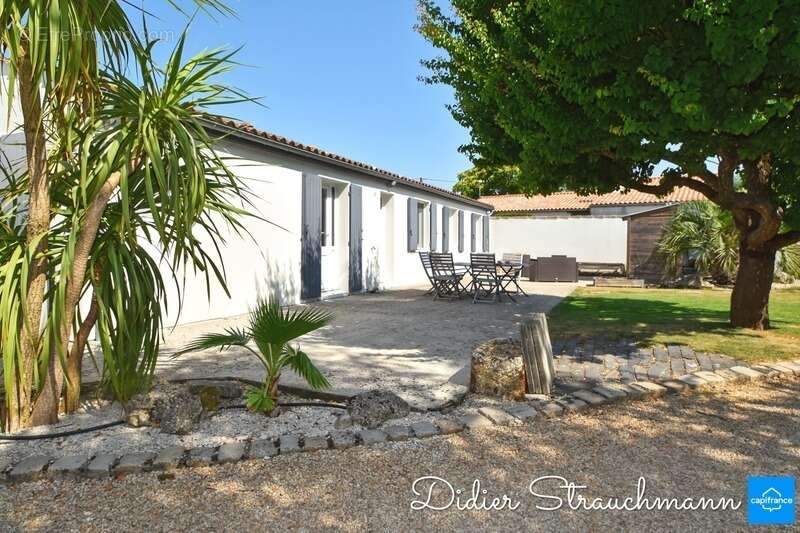 Maison à vendre 8 pièces CLAVETTE (17) - photo 2