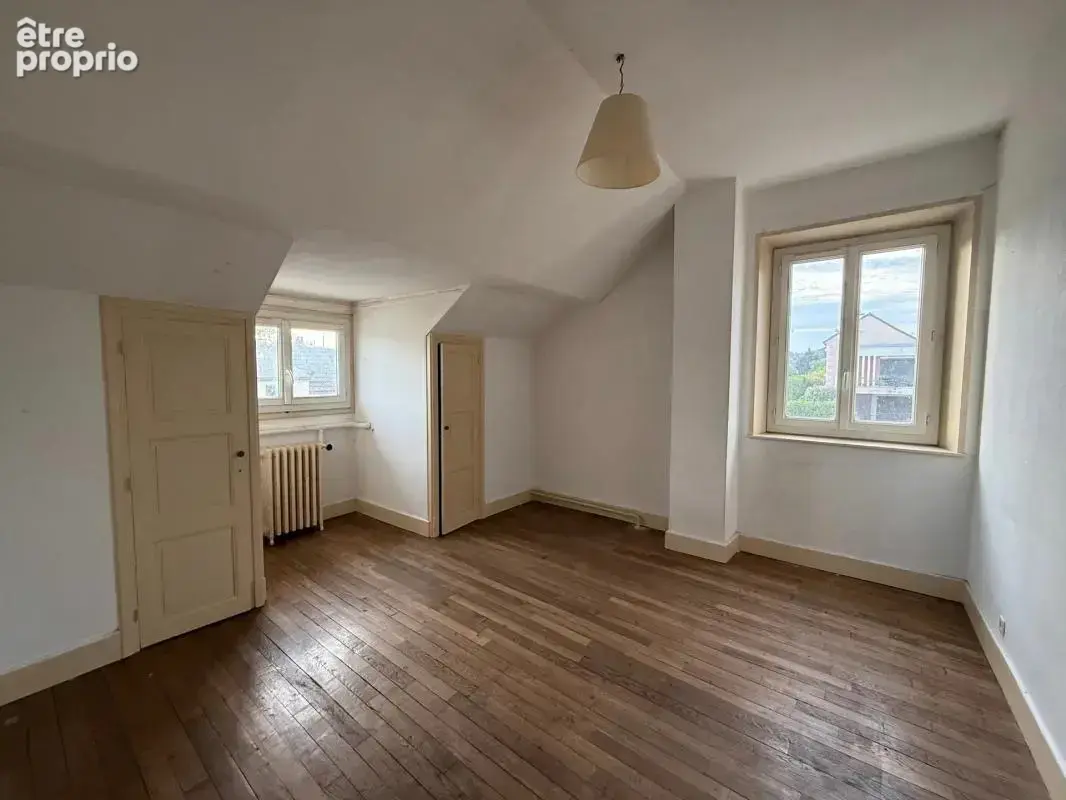 Maison de 8 pièces de 200 m² à Saint-Léger-des-Vignes - photo 6