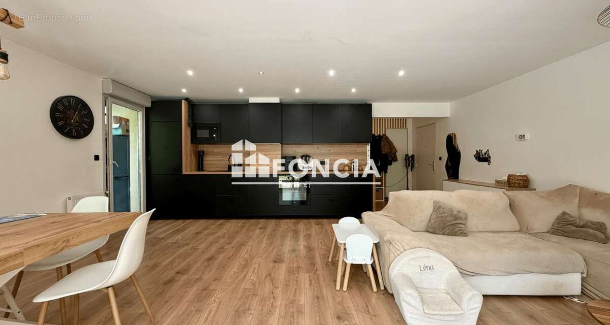 Appartement à MEYLAN