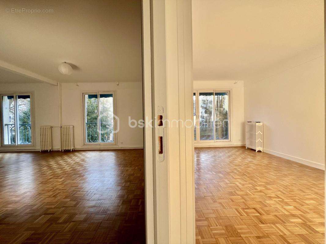 Appartement à VILLE-D'AVRAY