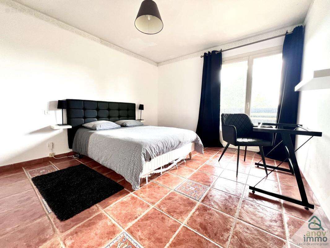 Commerce à NIEUIL-L'ESPOIR