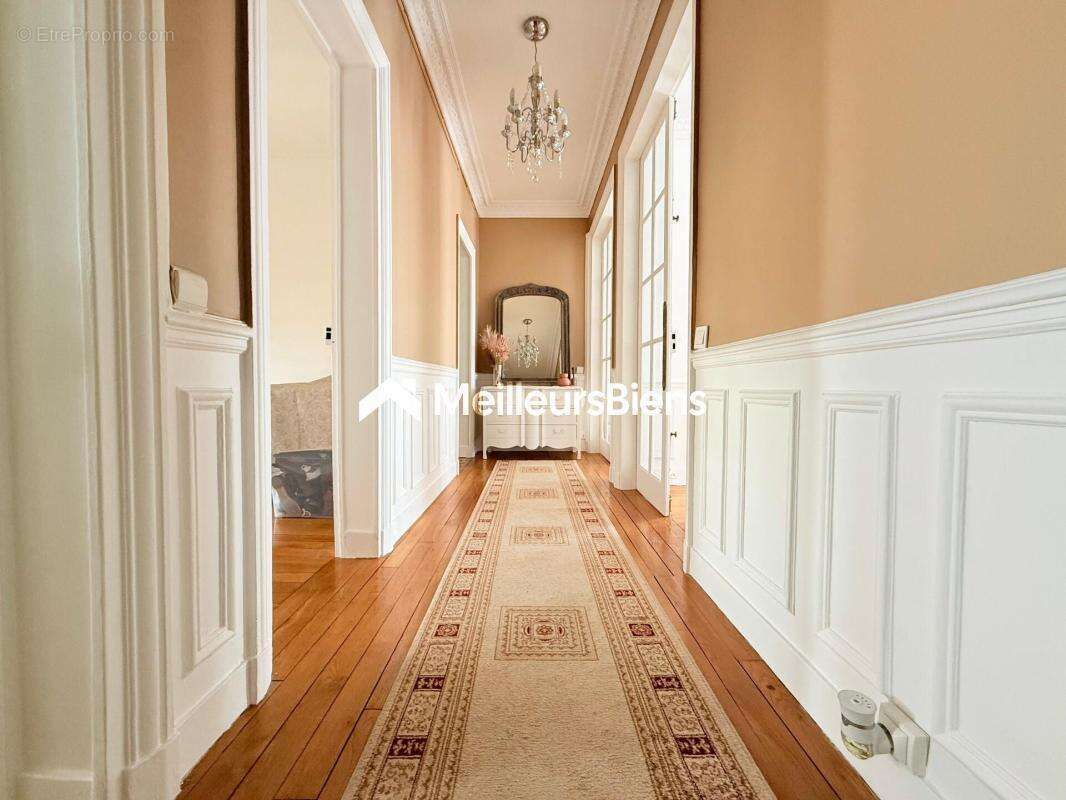 Appartement à ENGHIEN-LES-BAINS