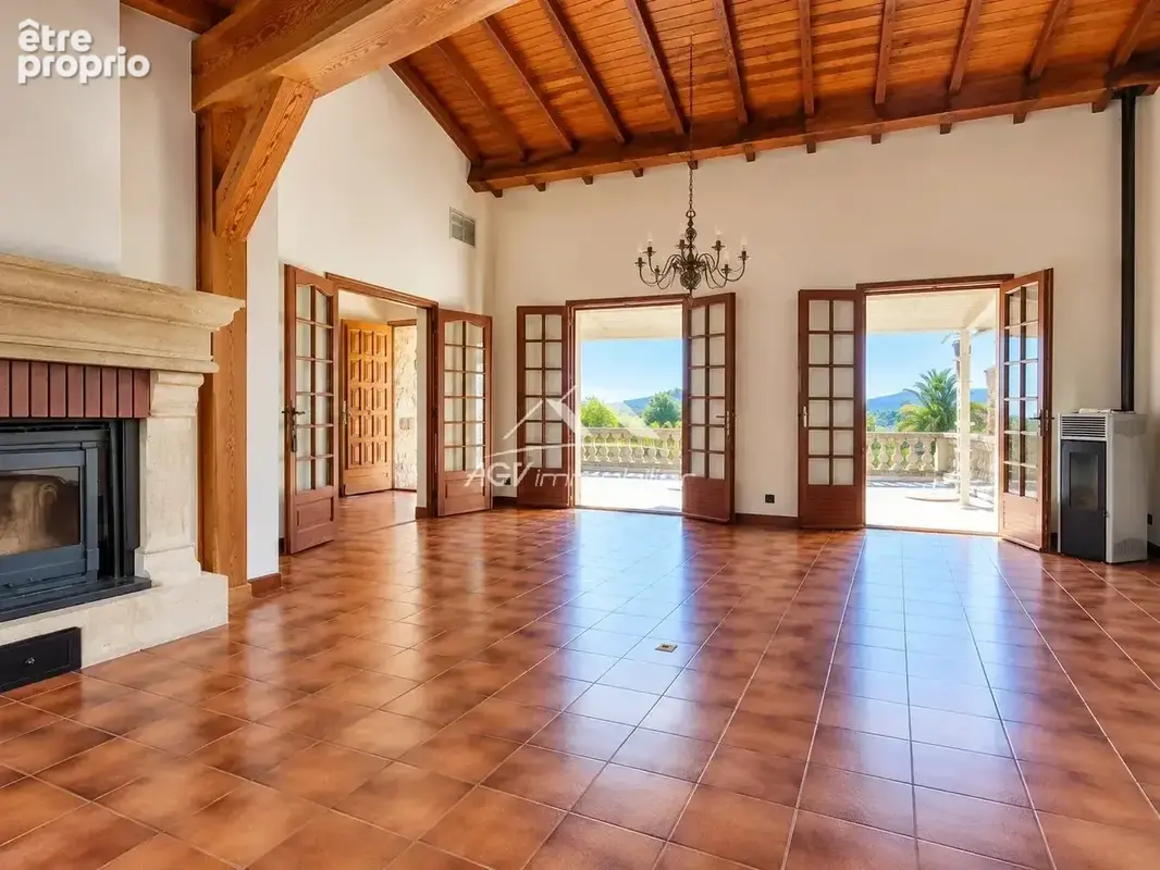 Rousson, propriété avec piscine, vue dégagée, vaste terrain clos de 4208 m², 150 m² habitable, 190 m² d'annexes - photo 10