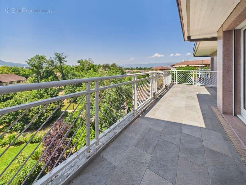 Appartement à AMBILLY