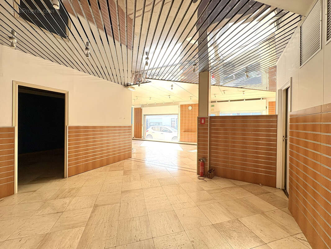Local commerciale de 124m2 avec grande vitrine - photo 6