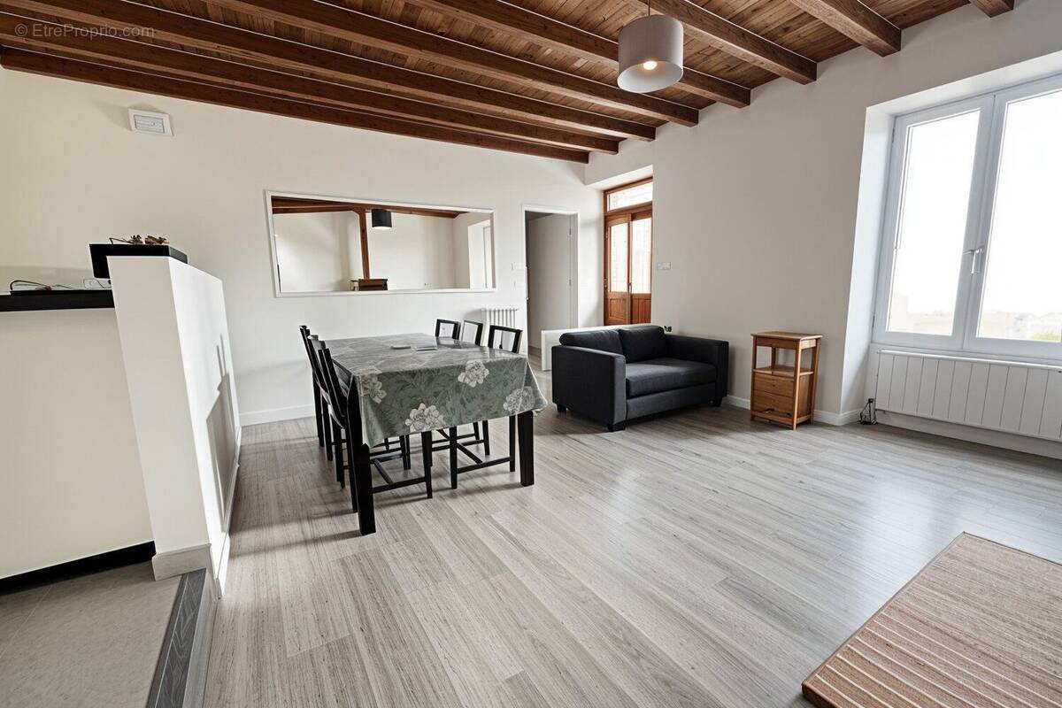 Maison à PONT-DU-CHATEAU