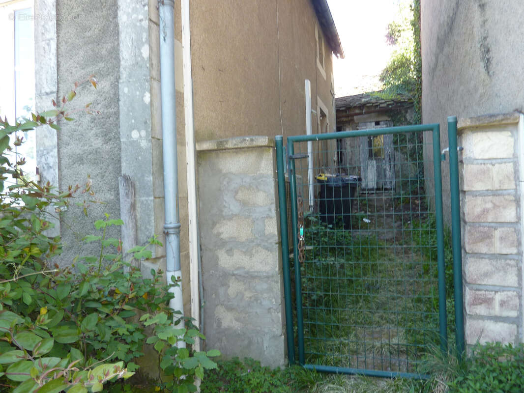 Maison à MOULISMES