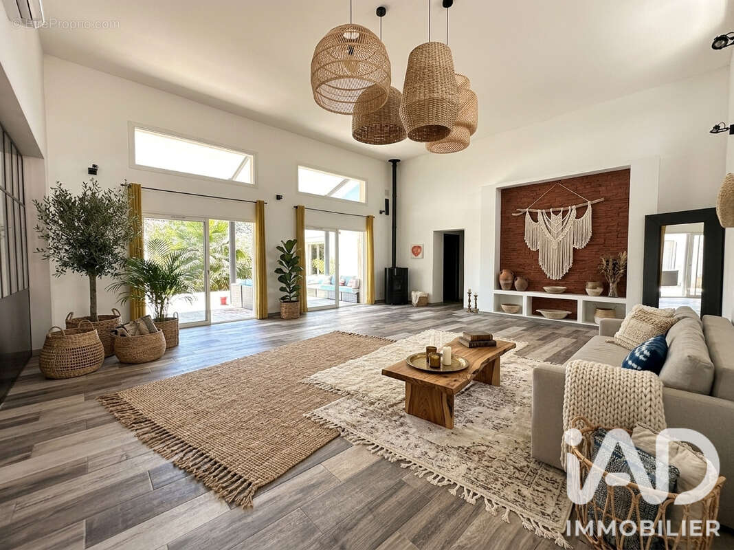 Maison 210 m² à Castillon-Du-Gard  - photo 5