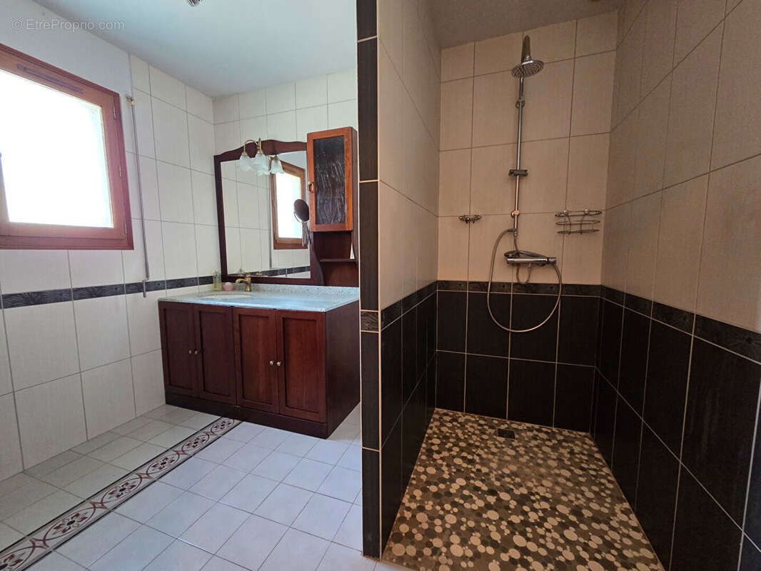 Maison à SAILLENARD