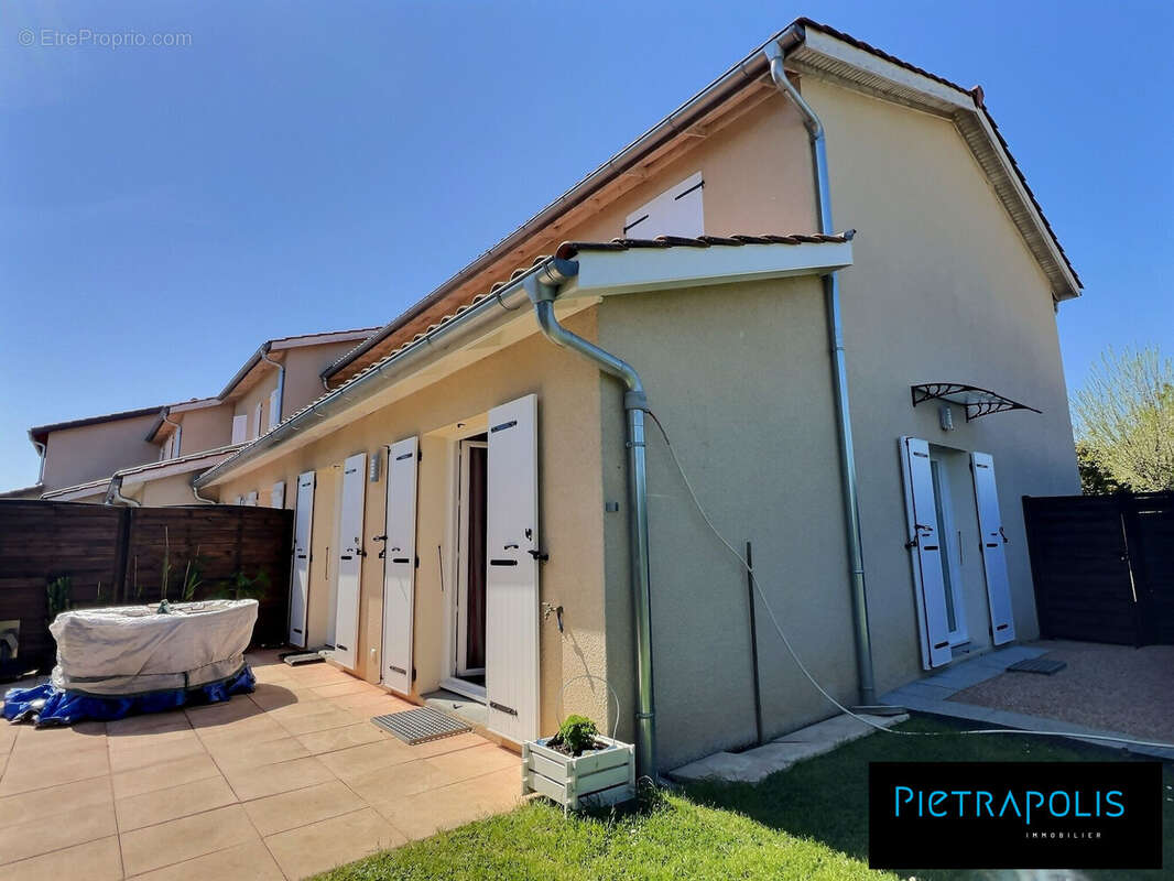 Maison à CHARNAY-LES-MACON