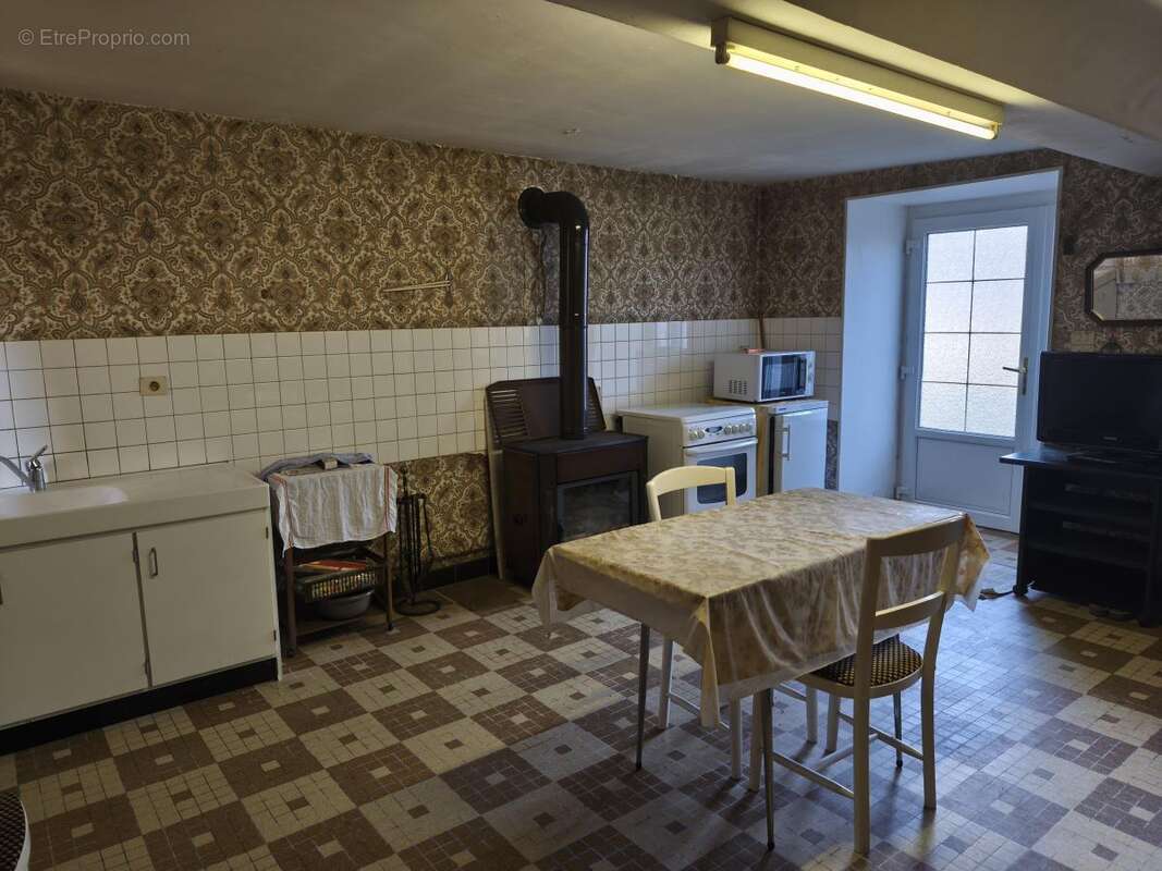 Maison à SAINT-BOMER-LES-FORGES