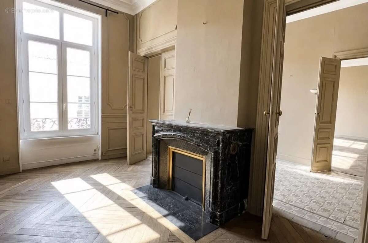 Appartement 206 m² à Nimes  - photo 5