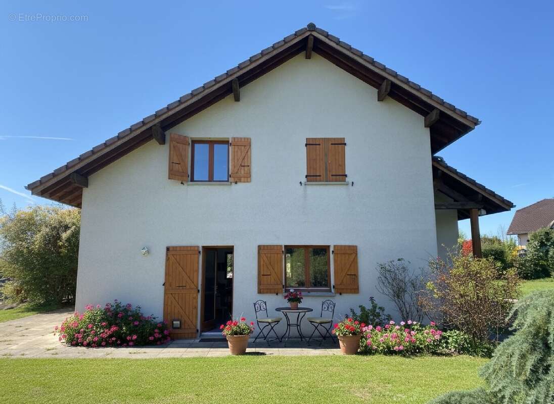 Maison à CRUSEILLES
