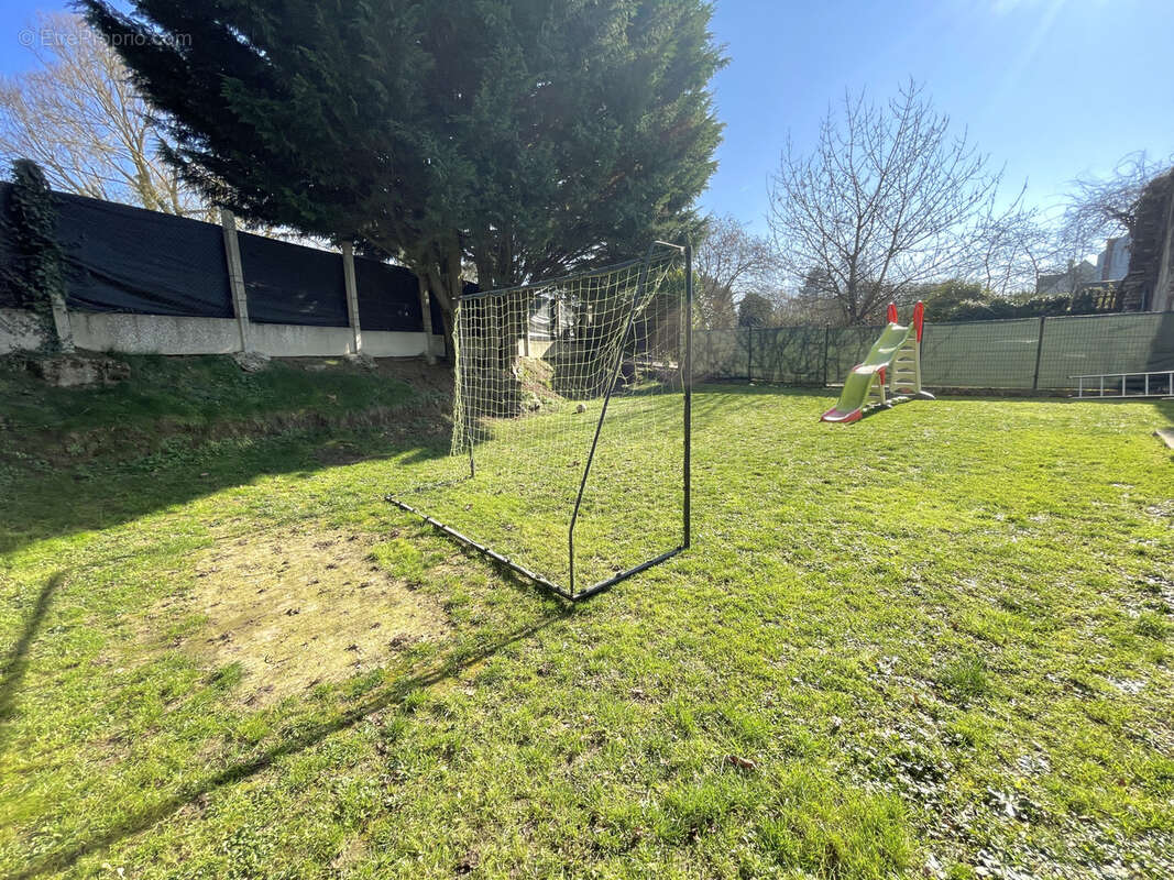 Maison à SAINT-QUENTIN