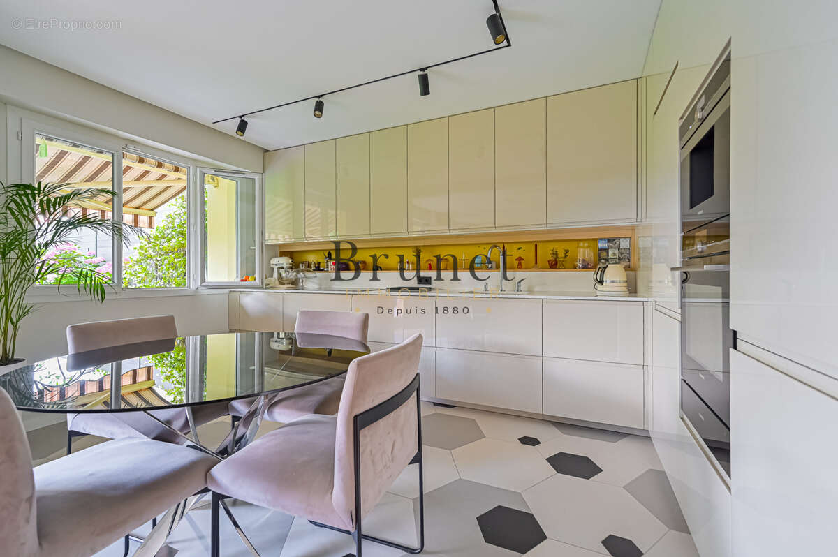 Appartement à SAINT-MAUR-DES-FOSSES