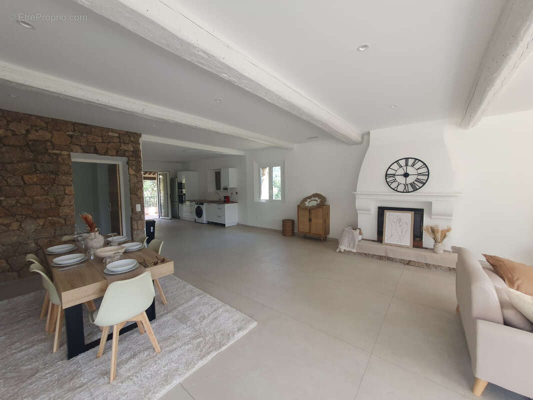 Maison à PLAN-DE-LA-TOUR