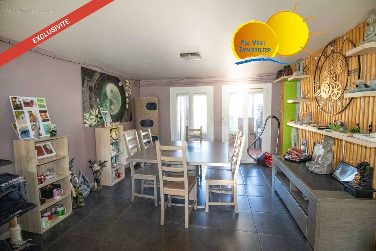 Maison à LES MAILLYS