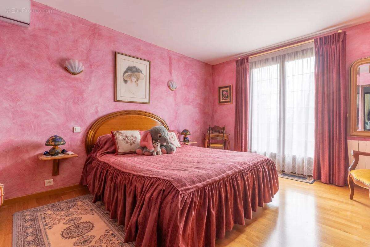 Maison à MEZY-SUR-SEINE