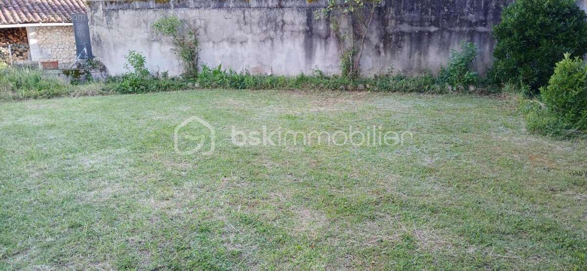 Maison à SAINT-MEARD-DE-DRONE