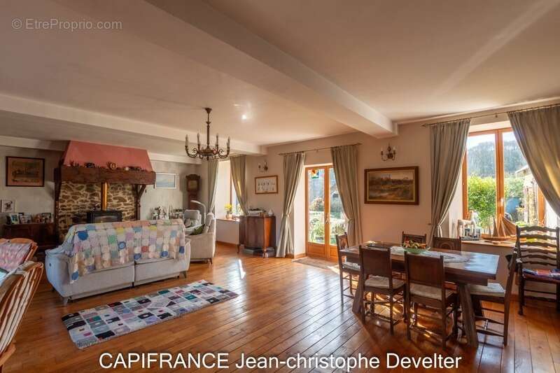 Maison à MAYENNE