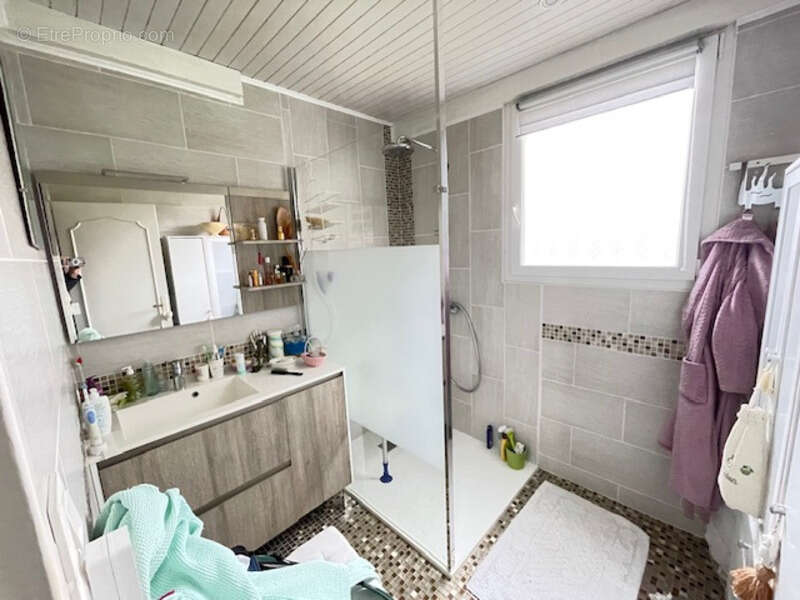 Maison à RUELLE-SUR-TOUVRE