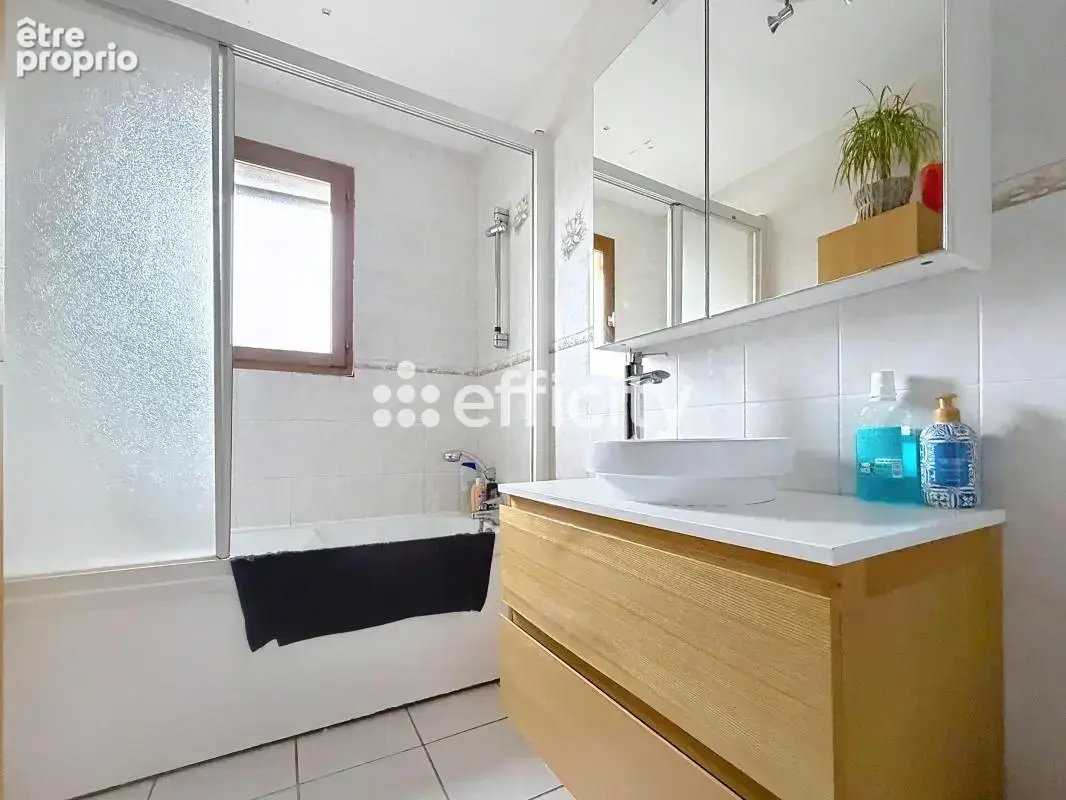 Maison 6 pièces 142 m² à vendre à La Monnerie-Le-Montel (63650) - photo 11