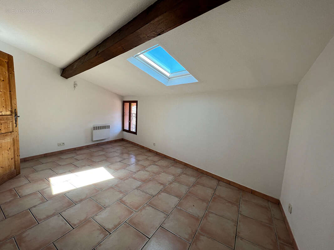 Appartement T3 (56 m²) en vente à LA ROQUEBRUSSANNE - photo 5