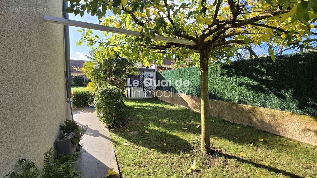 Maison à SAINT-SIMEON-DE-BRESSIEUX