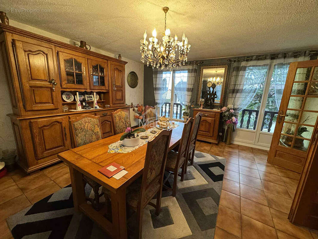 Maison à SAINTE-MENEHOULD