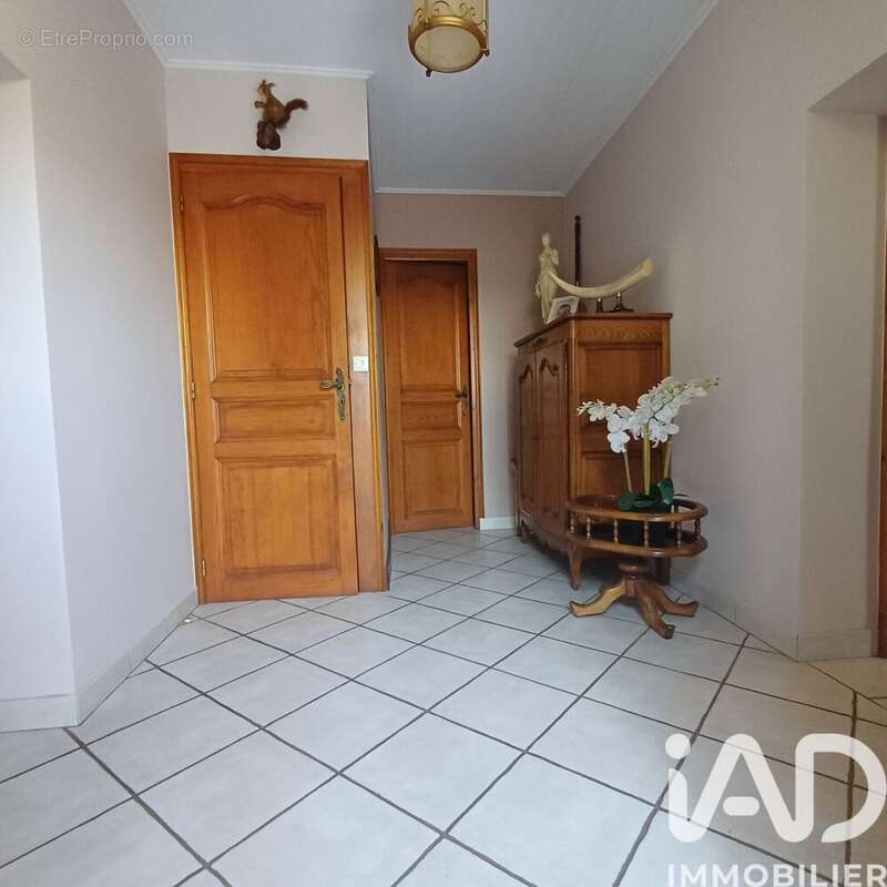 Maison 144 m² à Saint-Georges-Sur-Loire  - photo 8
