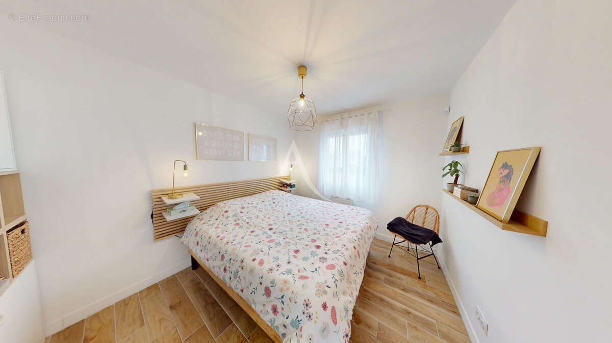 Maison à LA CHAPELLE-SAINT-MESMIN