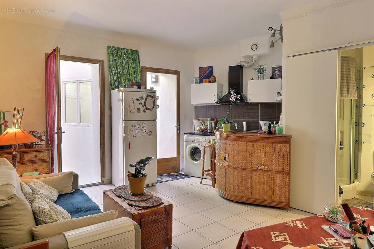 Appartement à MARSEILLE-6E