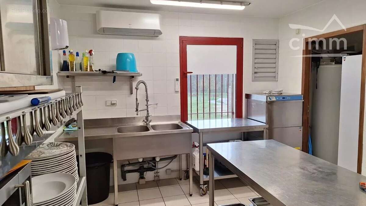 Commerce à SAINT-ANDRE-DE-CRUZIERES