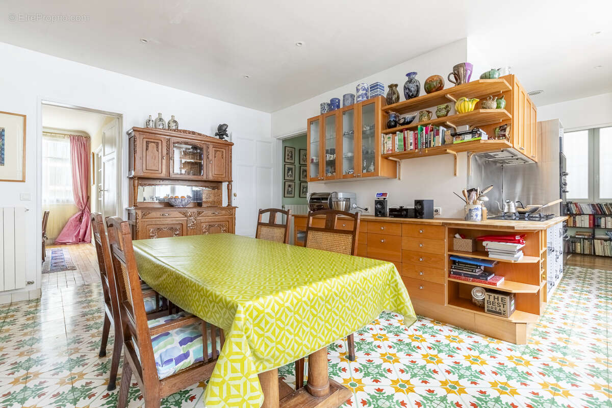 Appartement à PARIS-8E