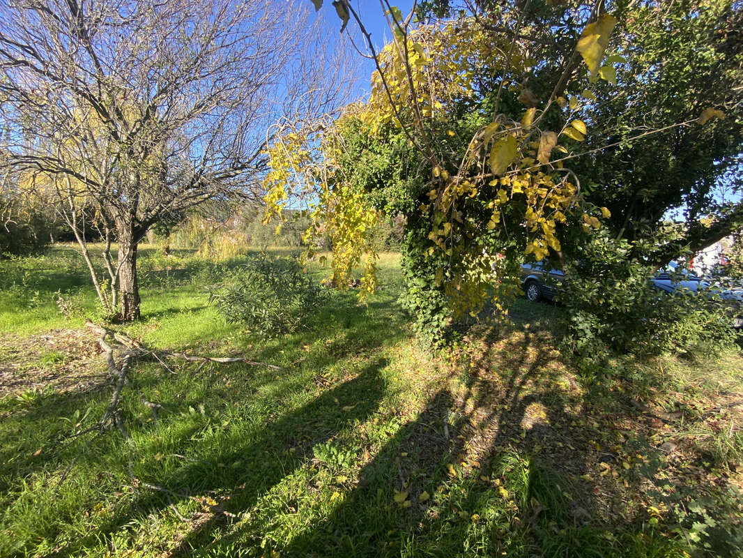 Terrain à PIGNANS