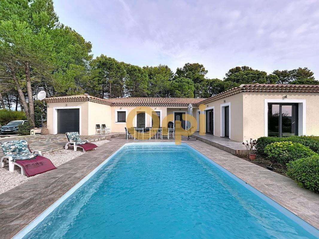 Maison à BAGNOLS-EN-FORET