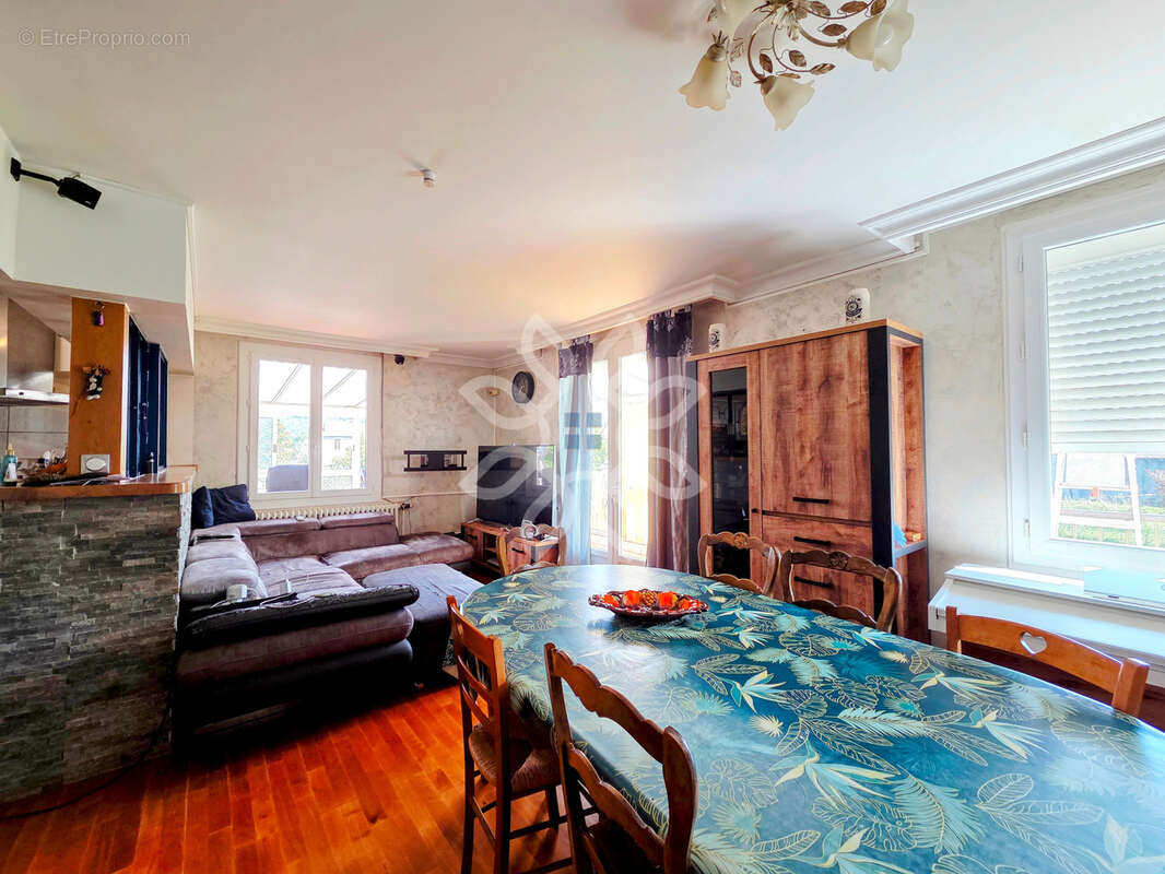 Maison à BRASSAC-LES-MINES