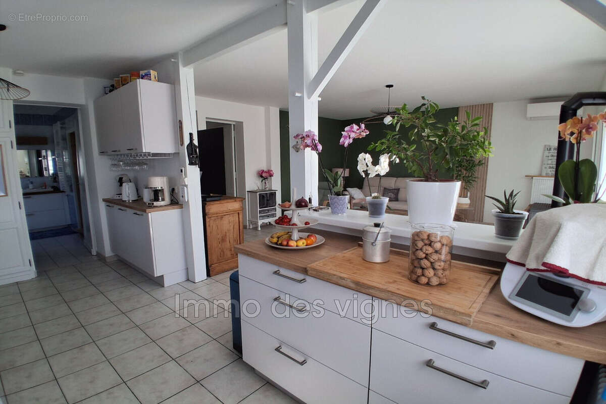 Maison à AMBARES-ET-LAGRAVE