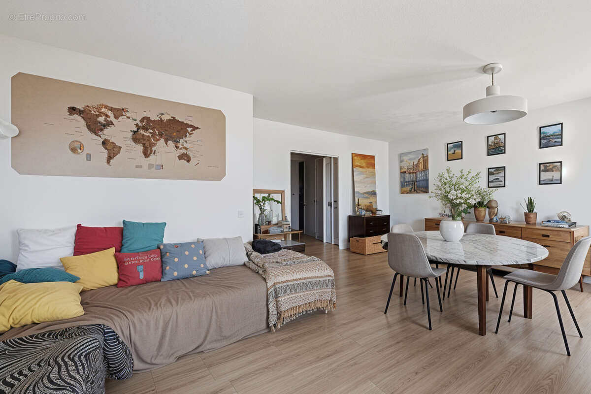 Appartement à MARSEILLE-5E