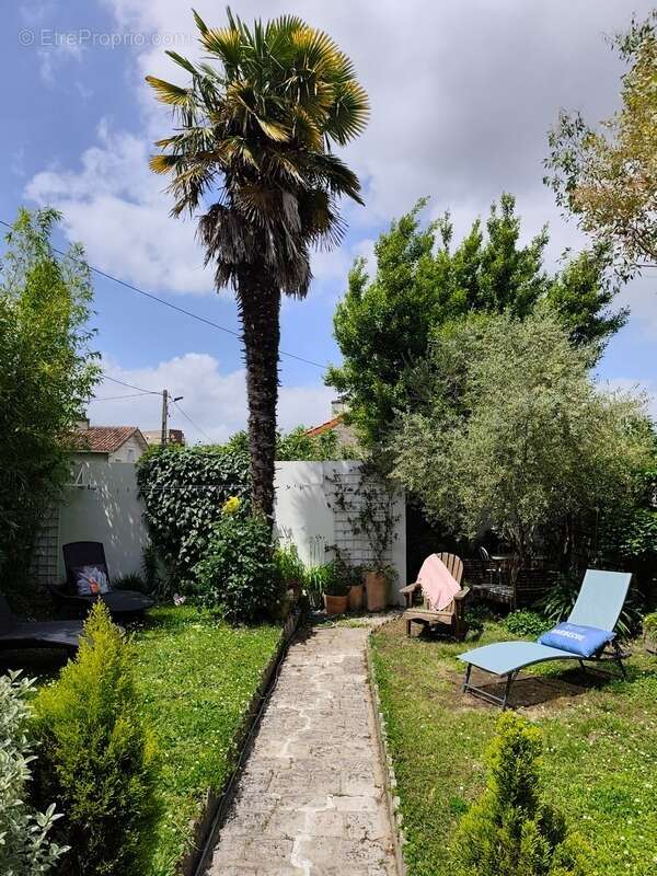 Maison à vendre 7 pièces ANGOULEME (16) - photo 2