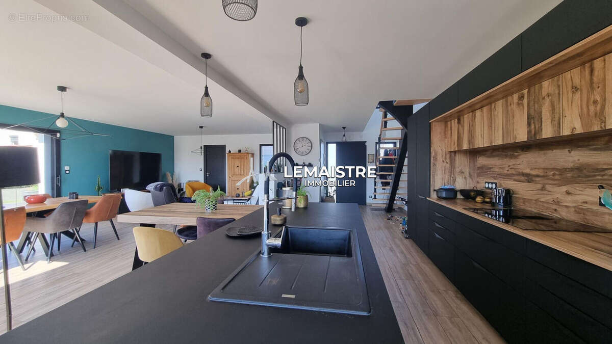 Maison à SAINT-JEAN-DU-CARDONNAY