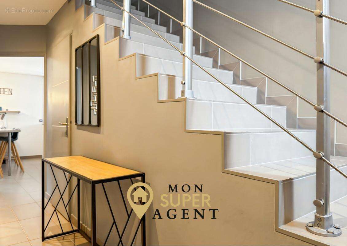 Maison à VERT-SAINT-DENIS