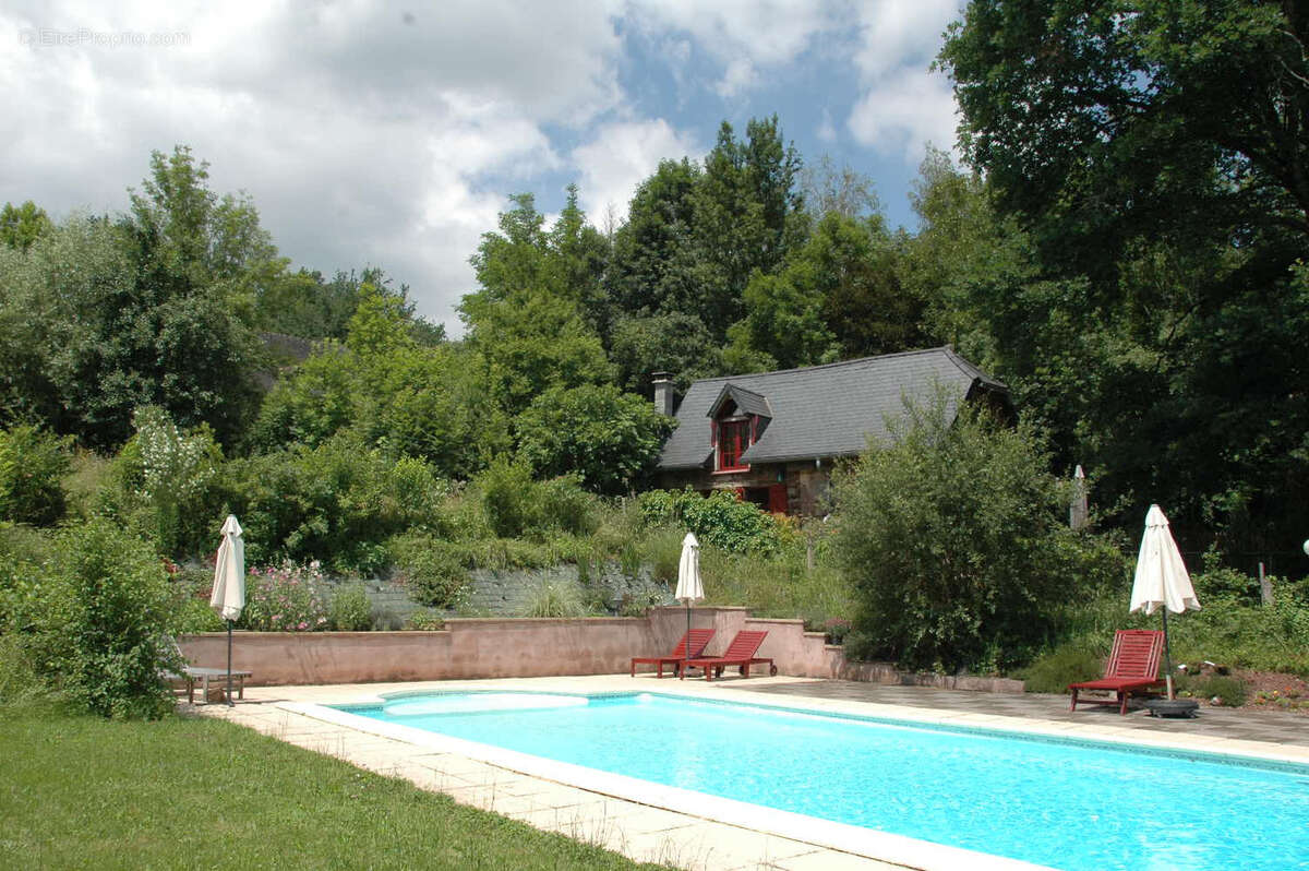 Maison à SAINT-BONNET-LA-RIVIERE