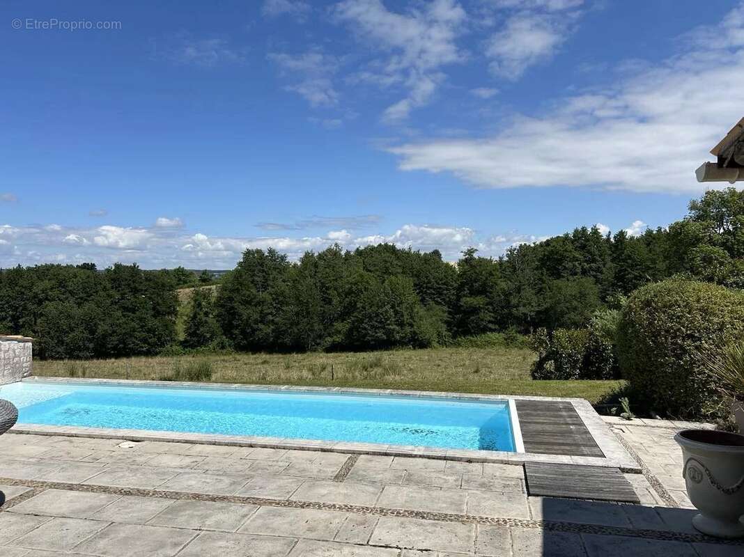 Maison à MIRAMBEAU
