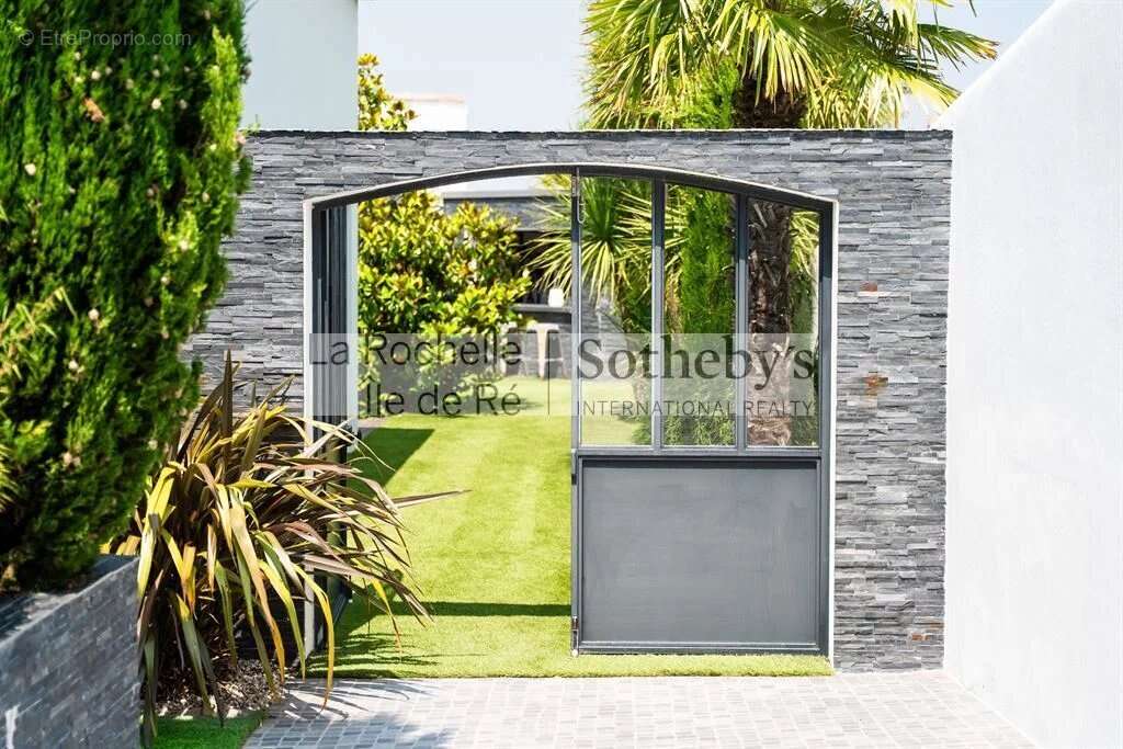 Maison à PORT-DES-BARQUES