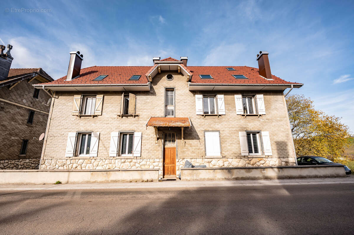 Appartement à LONGEVILLES-MONT-D&#039;OR